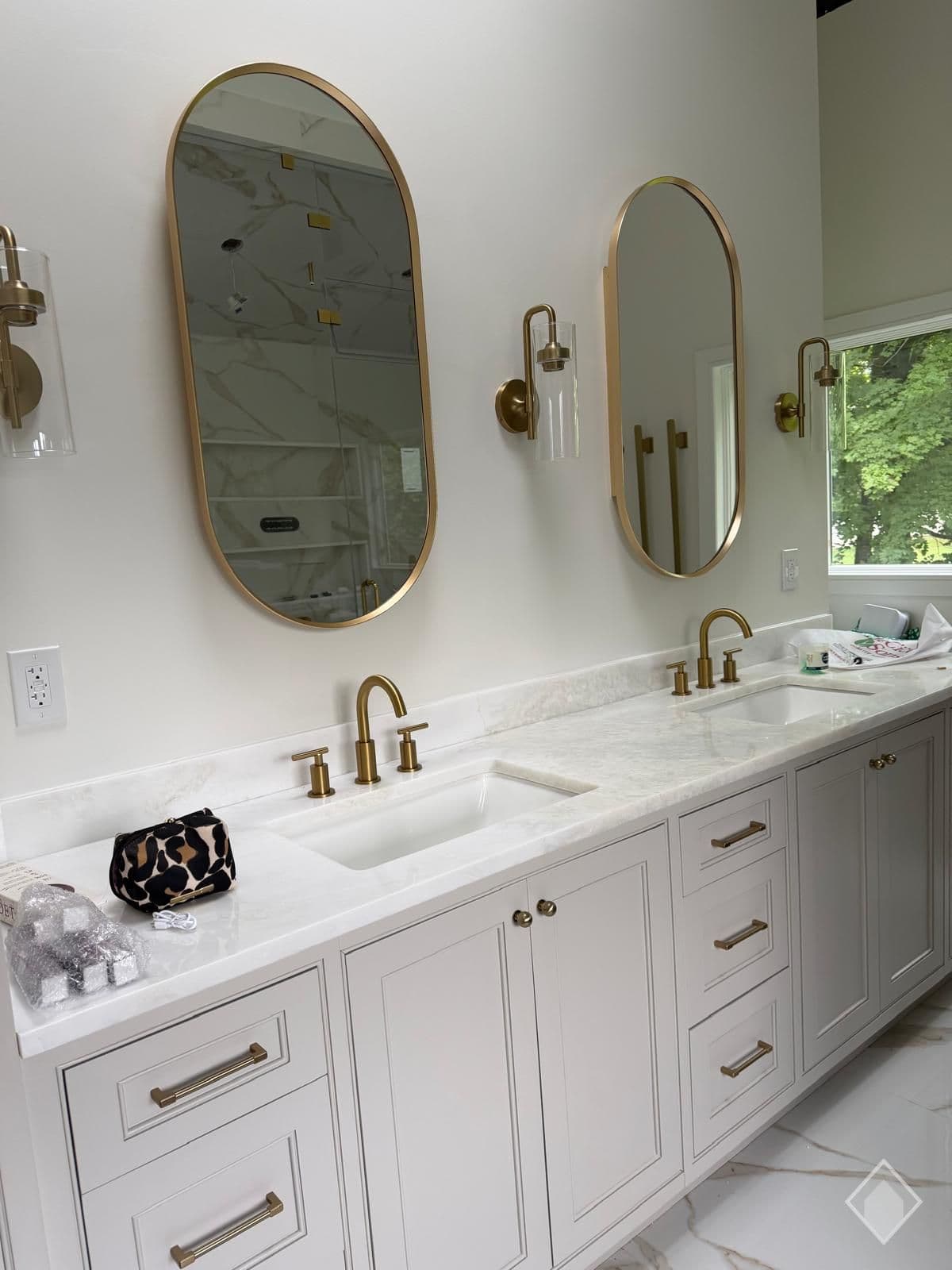 Calacatta Rhino Marble in A Modern Bathroom