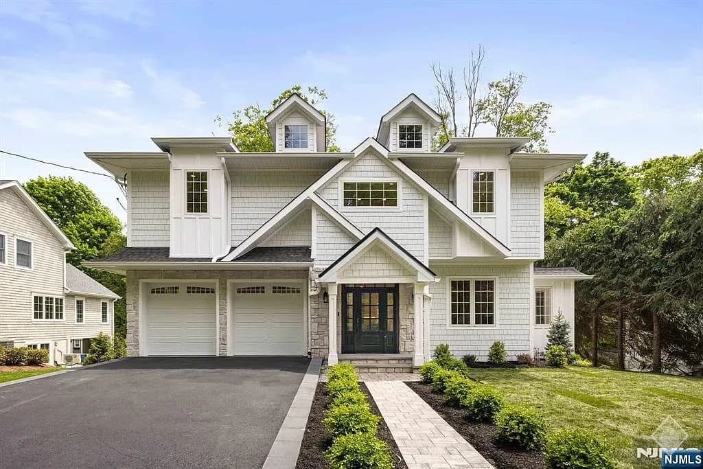 Custom Single-Family Residence — Exterior